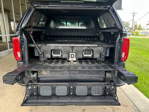 Used 2023 GMC Sierra 1500 AT4 w/ AT4 Premium Package AWD/4WD image 12