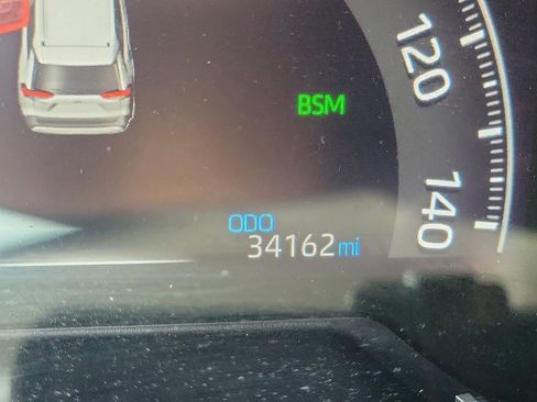 Used 2023 Toyota RAV4 XLE Premium AWD/4WD image 4