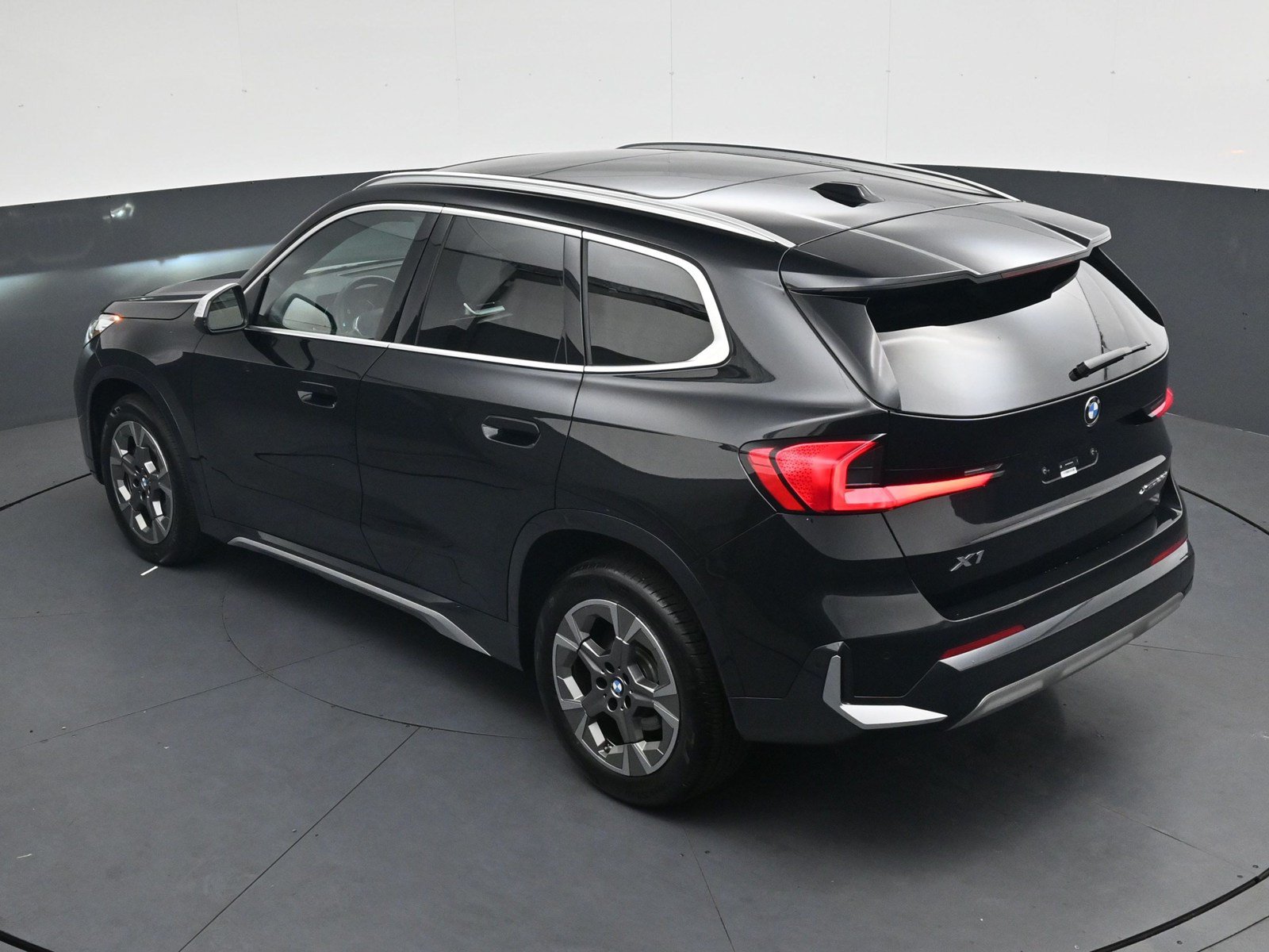 Used 2024 BMW X1 xDrive28i AWD/4WD image 32