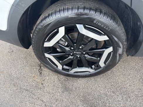 Used 2025 Kia Telluride S image 46