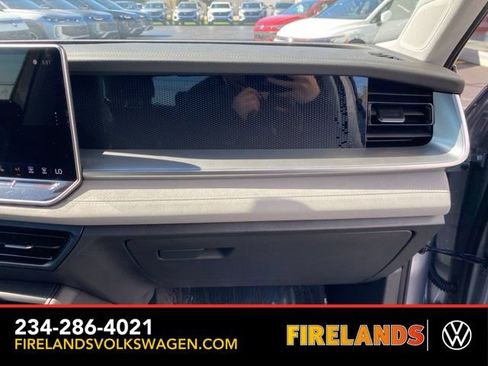 New 2025 Volkswagen Tiguan SE image 49