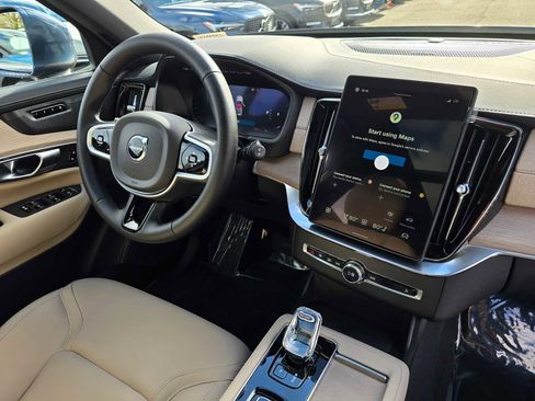 New 2026 Volvo XC90 B5 Plus w/ Protection Package image 10