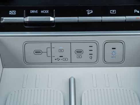 Used 2024 Hyundai Santa Fe Limited FWD image 28