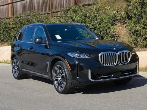 New 2026 BMW X5 xDrive50e w/ Executive Package image 2