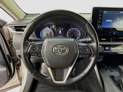 Used 2022 Toyota Venza LE image 11