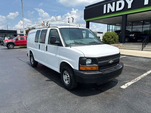 Used 2011 Chevrolet Express 2500 RWD image 2