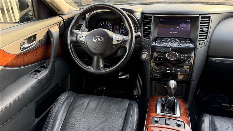 Used 2014 INFINITI QX70 2WD w/ Premium Package image 18