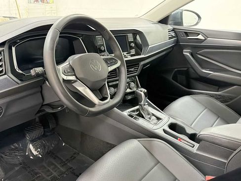 Used 2024 Volkswagen Jetta SE FWD image 12