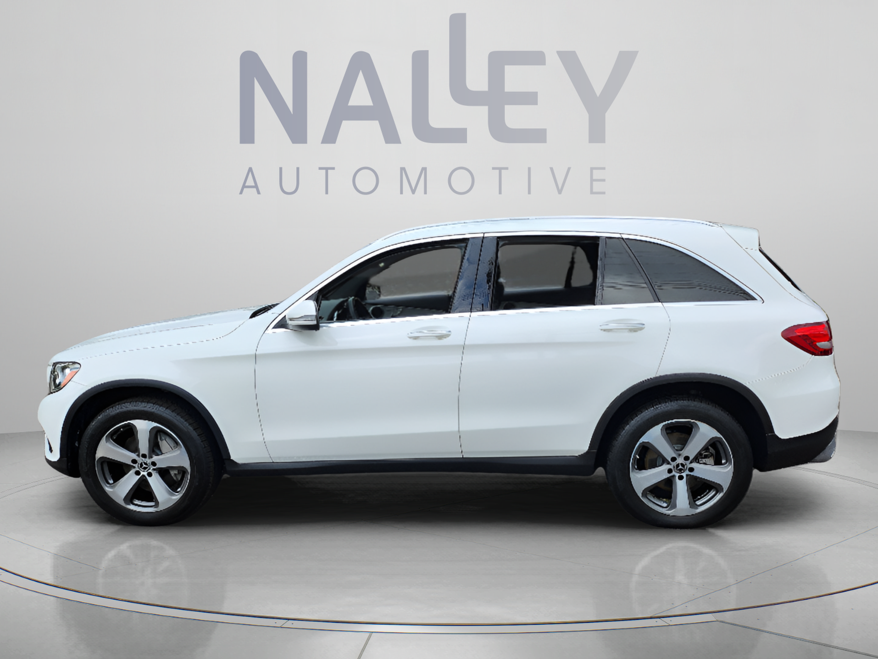 Used 2019 Mercedes-Benz GLC 300 image 2