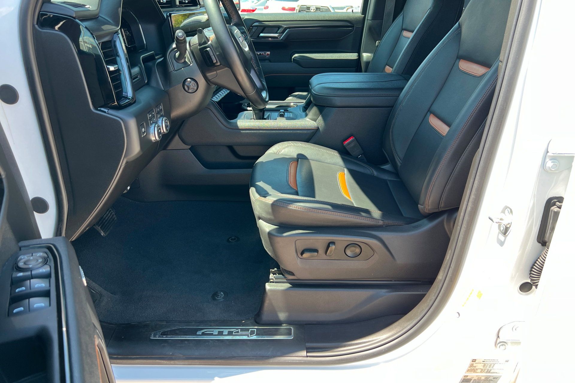 Used 2025 GMC Sierra 1500 AT4 AWD/4WD image 19