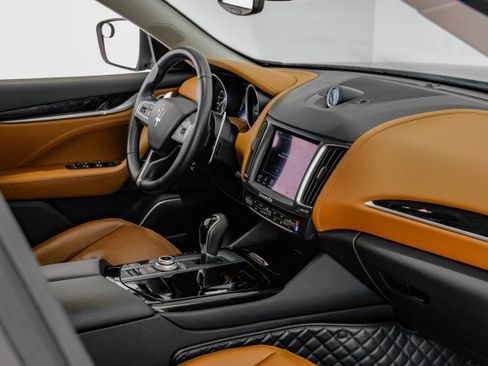 Used 2017 Maserati Levante S image 21