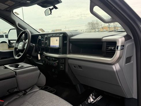 Used 2024 Ford F250 XL w/ STX Appearance Package image 28
