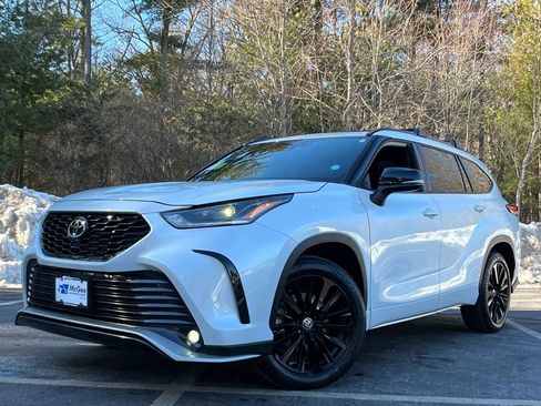 Used 2023 Toyota Highlander XSE image 1