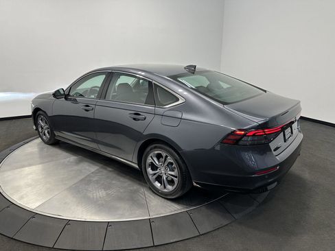 Certified 2025 Honda Accord EX-L image 5
