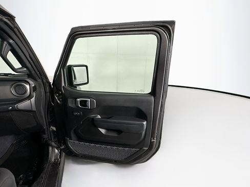 Used 2023 Jeep Wrangler Unlimited w/ Cold Weather Group image 29