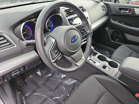 Used 2018 Subaru Outback 2.5i Premium image 10