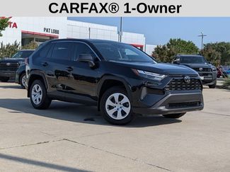 Used 2025 Toyota RAV4 LE FWD video 2