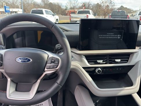 New 2026 Ford Explorer Active w/ Active Comfort Package RWD image 28