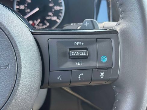 Used 2022 Nissan Pathfinder SL AWD/4WD image 22