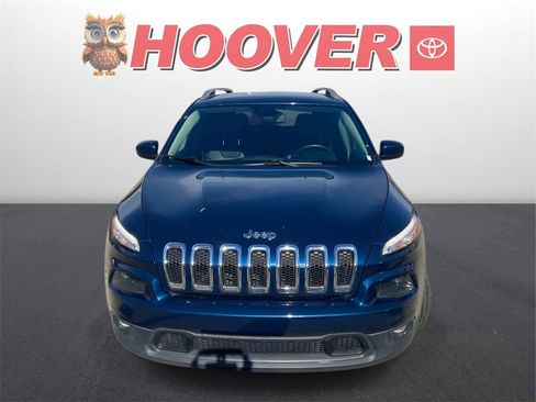 Used 2018 Jeep Cherokee Latitude Plus w/ Comfort/Convenience Group image 7