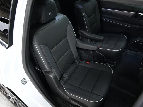 New 2026 Buick Enclave Sport Touring w/ Power Package image 17