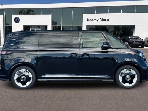 New 2025 Volkswagen ID. Buzz Pro S RWD image 3