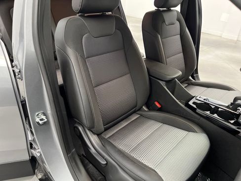 Used 2025 Chevrolet Trax LT image 22