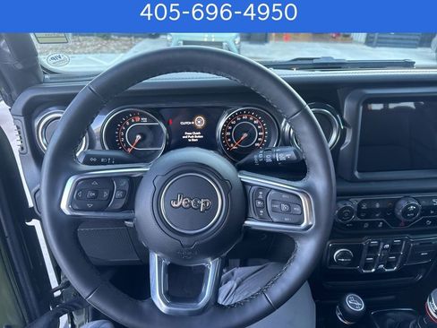 Used 2022 Jeep Wrangler Unlimited Sahara image 18