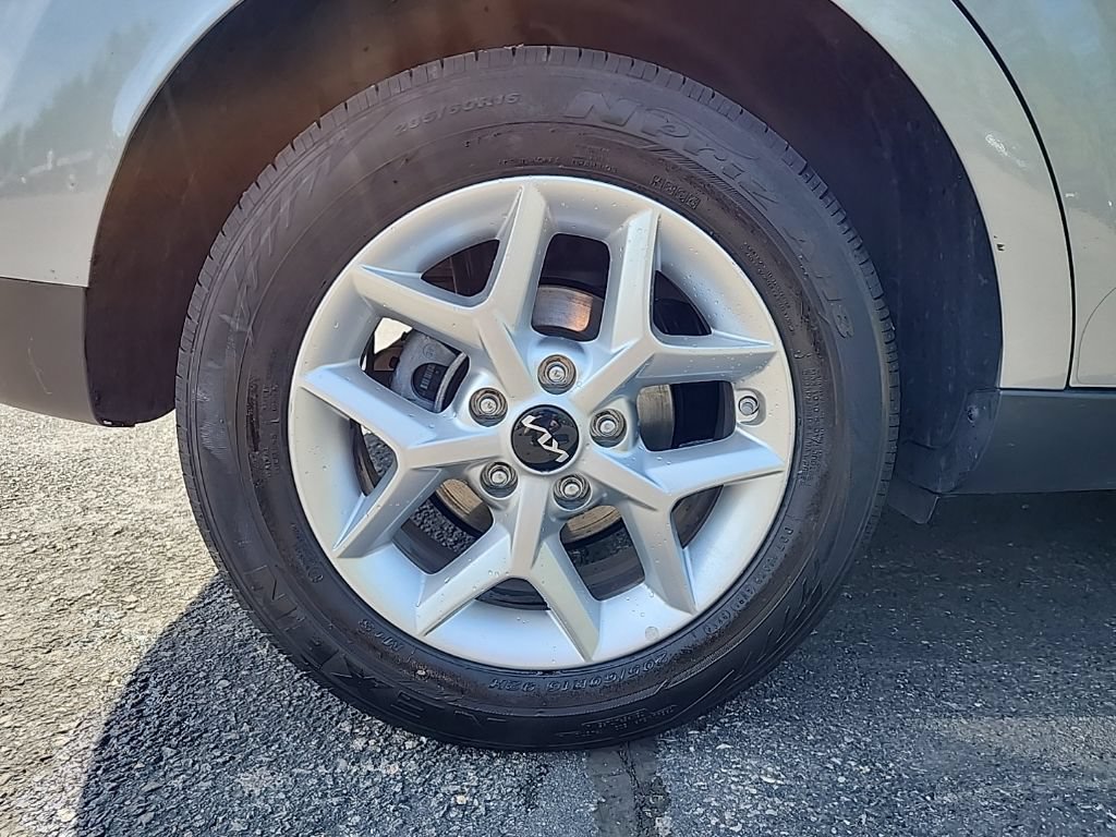 Used 2025 Kia Soul LX w/ LX Technology Package FWD image 21