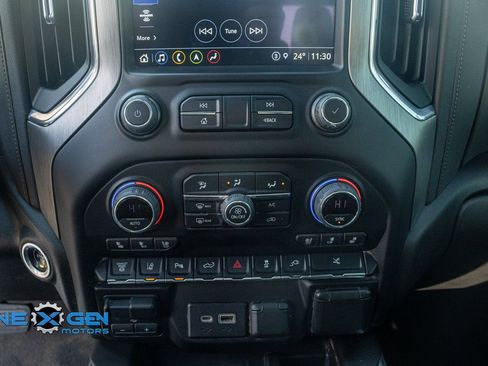 Used 2022 Chevrolet Silverado 3500 High Country image 19