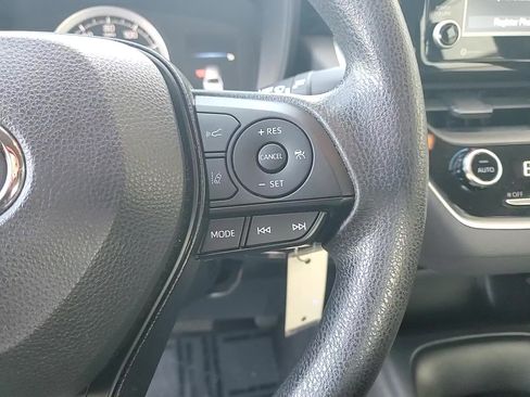Used 2022 Toyota Corolla LE image 15