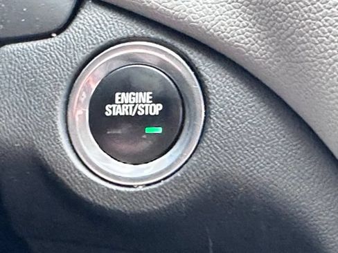 Used 2020 Chevrolet Equinox LS w/ LPO, Floor Liner Package FWD image 20