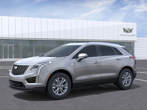 New 2025 Cadillac XT5 Luxury image 2