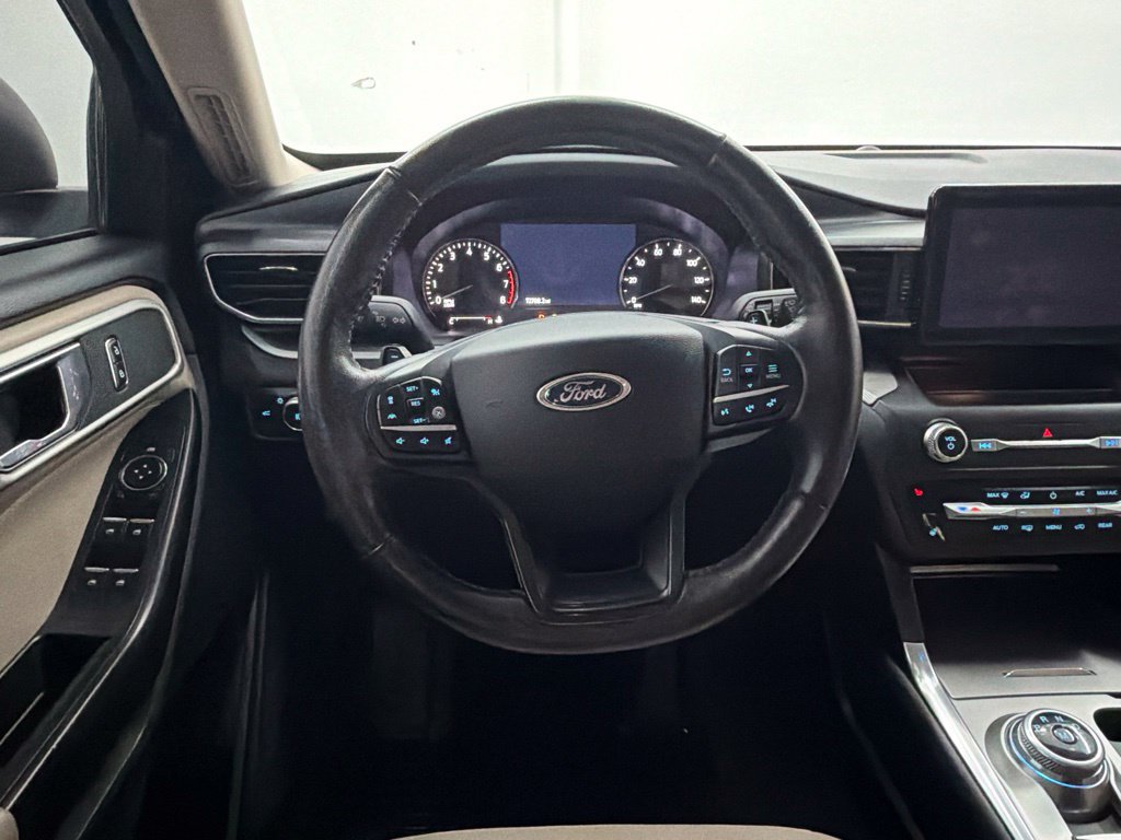 Used 2020 Ford Explorer XLT w/ Equipment Group 202A AWD/4WD image 21