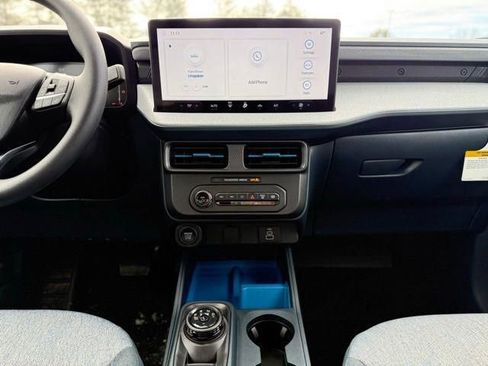 New 2026 Ford Maverick XLT image 19