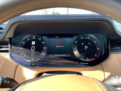 Used 2023 Land Rover Range Rover Long Wheelbase SE image 22