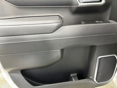 Used 2025 GMC Sierra 1500 SLT image 18