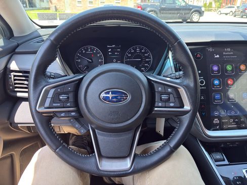 Used 2020 Subaru Outback Premium image 12