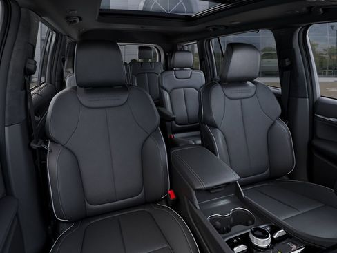 New 2025 Jeep Grand Cherokee L Overland w/ Luxury Tech Group IV AWD/4WD image 16