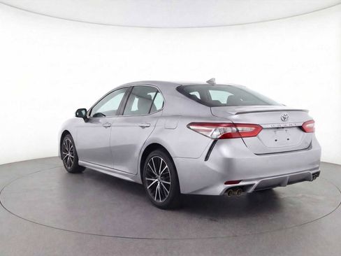 Used 2024 Toyota Camry SE image 4