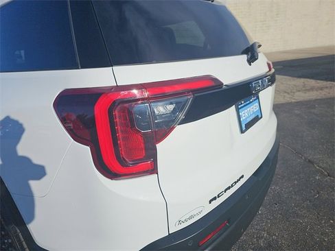 Certified 2023 GMC Acadia SLE w/ Driver Convenience Package image 34