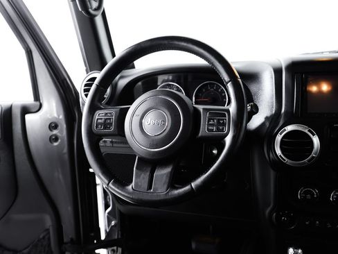 Used 2014 Jeep Wrangler Unlimited Rubicon w/ Dual Top Group AWD/4WD image 19