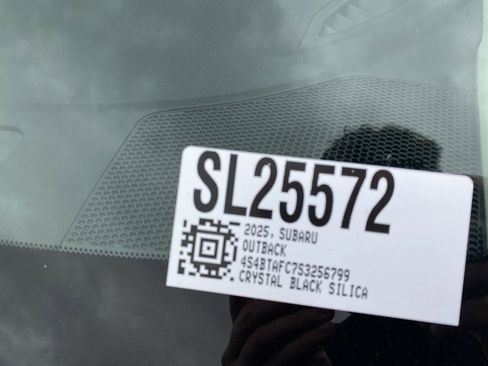 Certified 2025 Subaru Outback Premium image 10