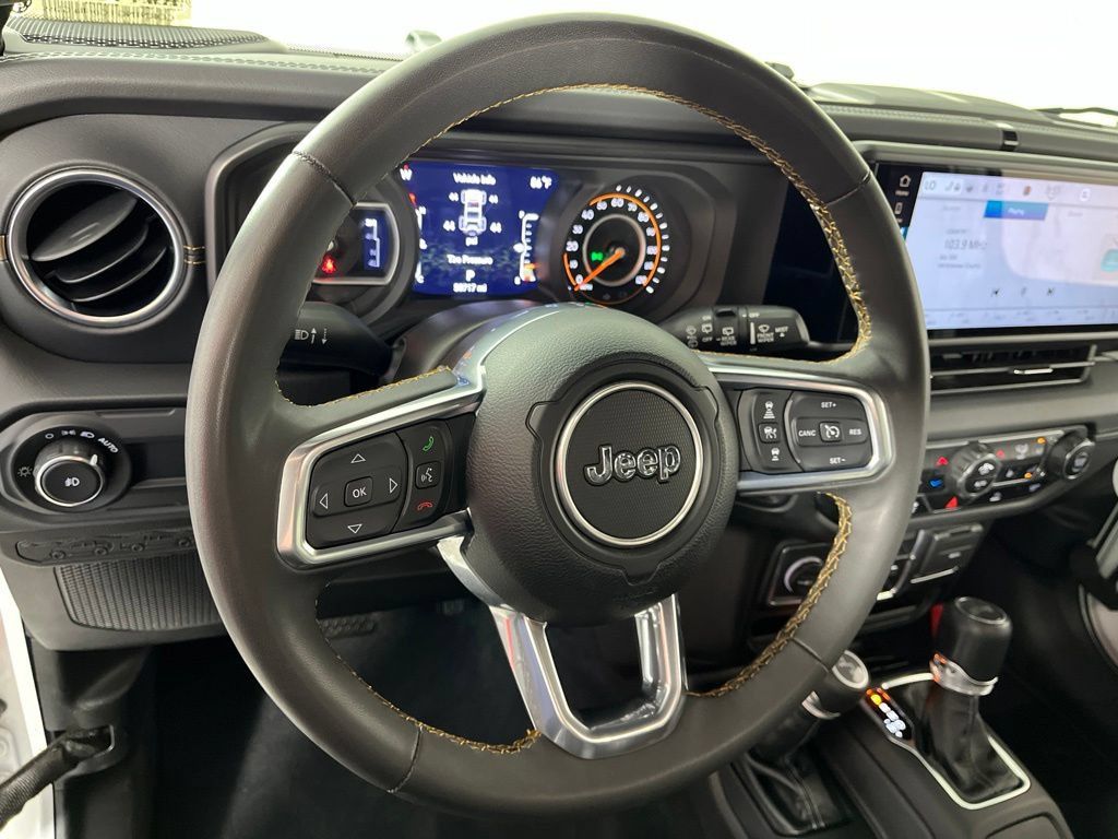 Used 2024 Jeep Wrangler Unlimited Sahara AWD/4WD image 26