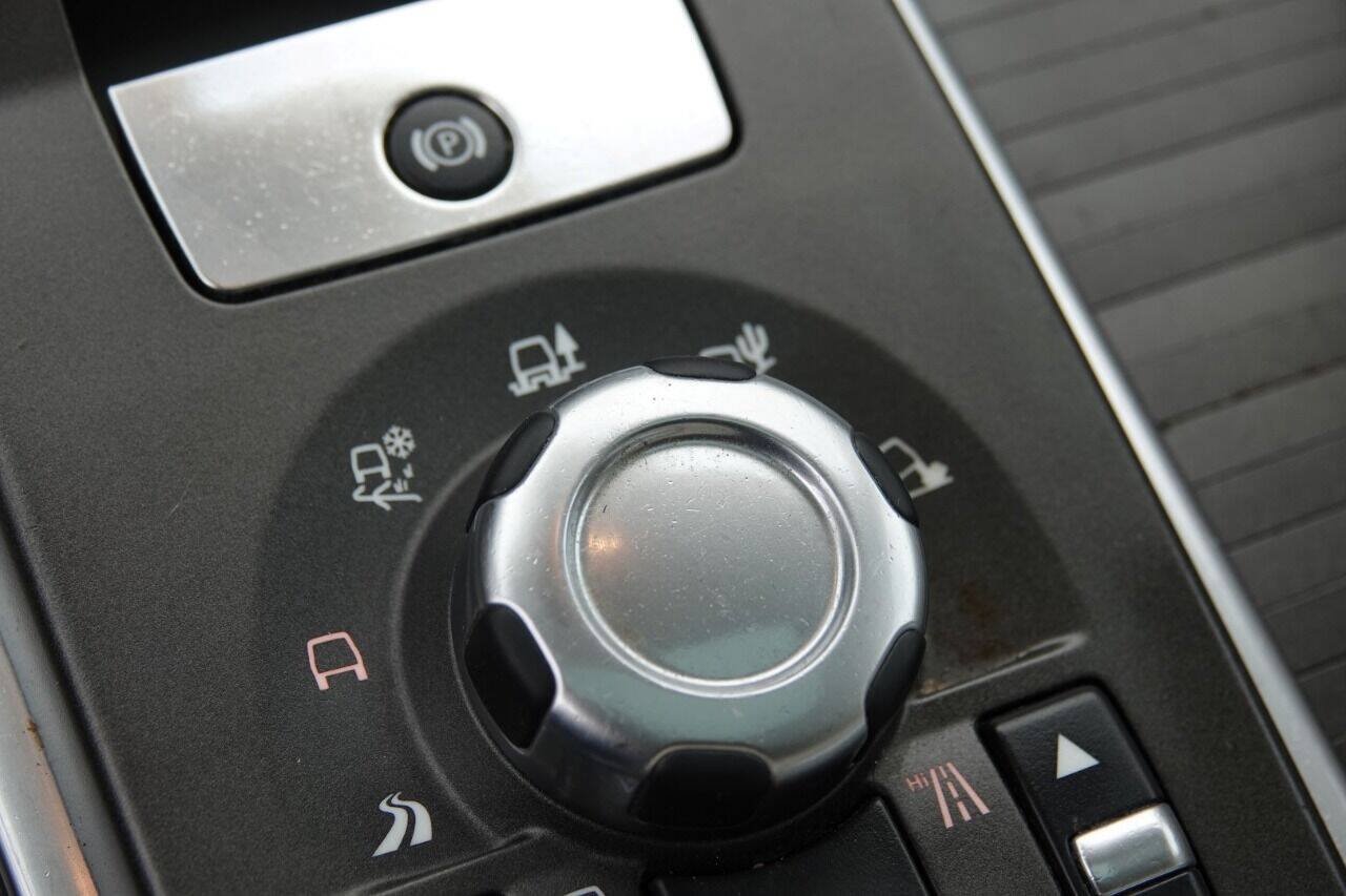 Used 2011 Land Rover Range Rover Sport Supercharged AWD/4WD image 88