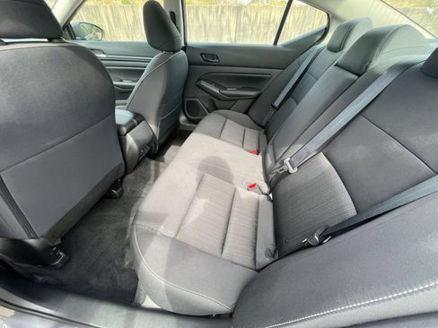 Used 2025 Nissan Altima 2.5 SV FWD image 25