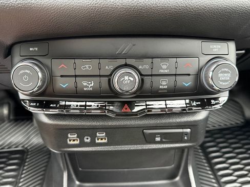 Used 2023 Dodge Durango AWD w/ Technology Group image 25