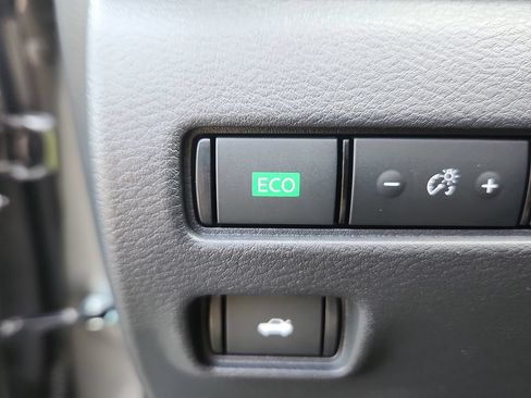 Certified 2025 Nissan Sentra SV w/ All-Weather Package FWD image 23