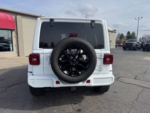 Used 2021 Jeep Wrangler Unlimited Sahara image 3