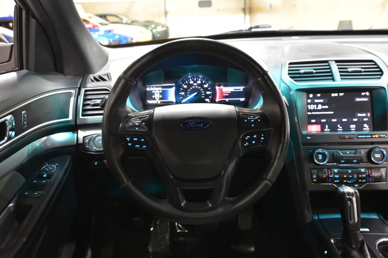 Used 2017 Ford Explorer XLT w/ Equipment Group 202A AWD/4WD image 15
